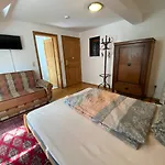 Felsenmuehle Bed & Breakfast