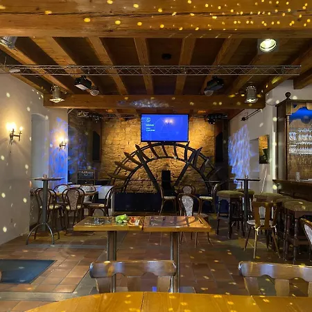 B&B Felsenmuhle 뉴라이닝언