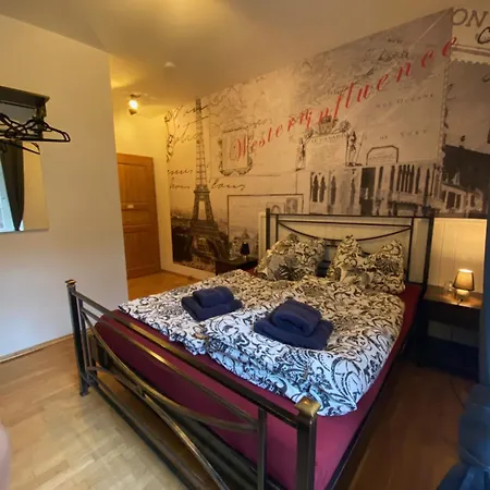 Bed & Breakfast Felsenmuehle 3*