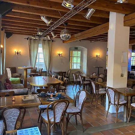 Felsenmuehle Bed & Breakfast 3*